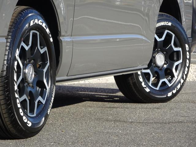 ハイエースバン ロングスーパーGL Renocaコーストライン/角目4灯/新品タイヤ/ベッドキット/ブラウン内装/16インチAW/ナスカータイヤ/フルセグナビ/バックカメラ/コンビハンドル/シートカバーブラウン/タイミングベルト交換済み(18枚目)