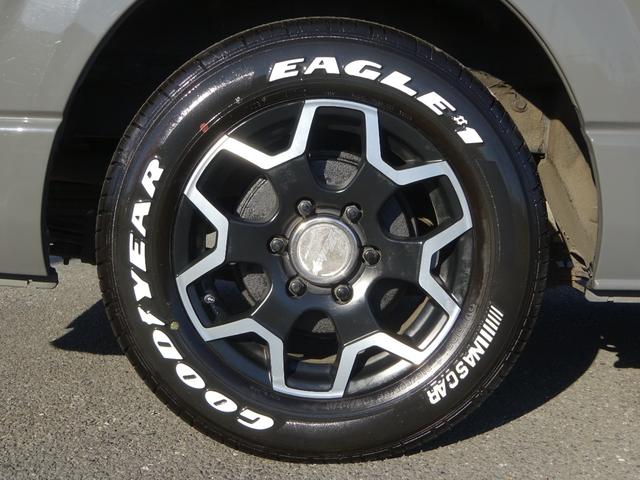 ハイエースバン ロングスーパーGL Renocaコーストライン/角目4灯/新品タイヤ/ベッドキット/ブラウン内装/16インチAW/ナスカータイヤ/フルセグナビ/バックカメラ/コンビハンドル/シートカバーブラウン/タイミングベルト交換済み(19枚目)