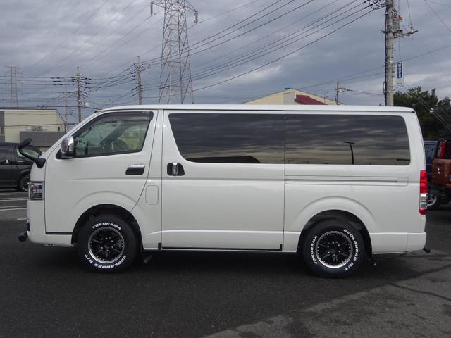 ハイエースバン スーパーＧＬ　ダークプライムＩＩ　ワンオーナー車／４ＷＤ車／新品タイヤ／フローティングナビ／ユーアイビークル前後強化スタビライザー／ツイーター／サブウーファーバックカメラ／ＥＴＣ／ベッドキット４分割式／両側パワースライドドア／１００Ｖ（11枚目）