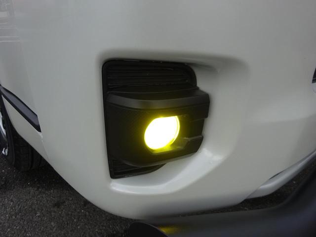 ハイエースバン スーパーＧＬ　ダークプライムＩＩ　ワンオーナー車／４ＷＤ車／新品タイヤ／フローティングナビ／ユーアイビークル前後強化スタビライザー／ツイーター／サブウーファーバックカメラ／ＥＴＣ／ベッドキット４分割式／両側パワースライドドア／１００Ｖ（29枚目）