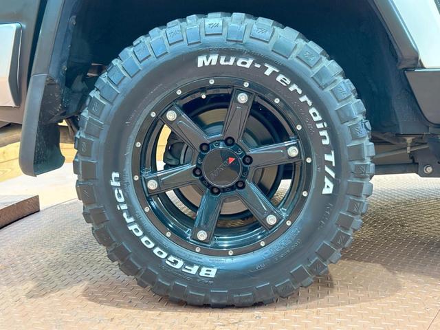 ＦＪクルーザー ベースグレード　禁煙車　ＳＤナビ　バックカメラ　純正ルーフラック　ＭＫＷ製１７インチＡＷ　Ｍｕｄ　Ｔｅｒｒａｉｎタイヤ　ドラレコ　ＥＴＣ　Ｂｌｕｅｔｏｏｔｈ接続可　ＣＤ・ＤＶＤ再生可　ＬＥＤヘッドライト　リアフォグ（14枚目）