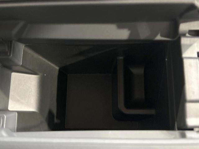 エクストレイル Ｇ　禁煙　１２．３型ディスプレイオーディオ　全周囲カメラ　プロパイロット　デジタルインナーミラー　ヘッドアップディスプレイ　ＡＣ１００Ｖ　ブラインドスポットモニター　シートヒーター　ステアリングヒーター（62枚目）