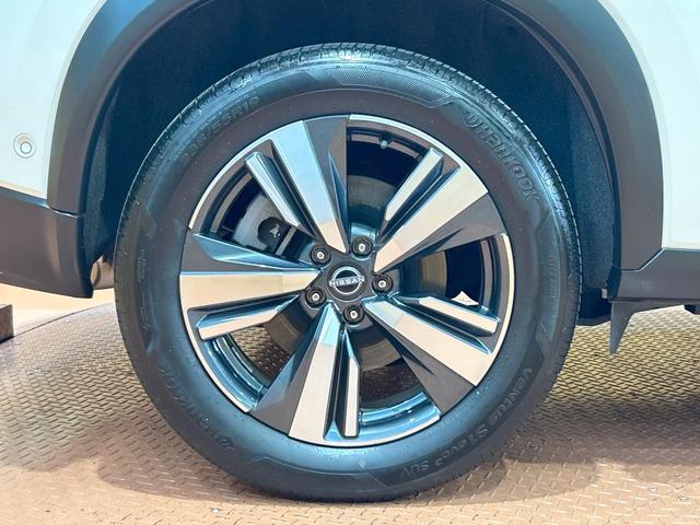 エクストレイル Ｇ　ｅ－４ＯＲＣＥ　禁煙車　純正１２型ナビ　全周囲カメラ　インテリジェントルームミラー　プロパイロット　電動リアゲート　ブラインドスポットモニター　Ｂｌｕｅｔｏｏｔｈ再生　フルセグ　ＬＥＤヘッドライト　シートヒーター（29枚目）
