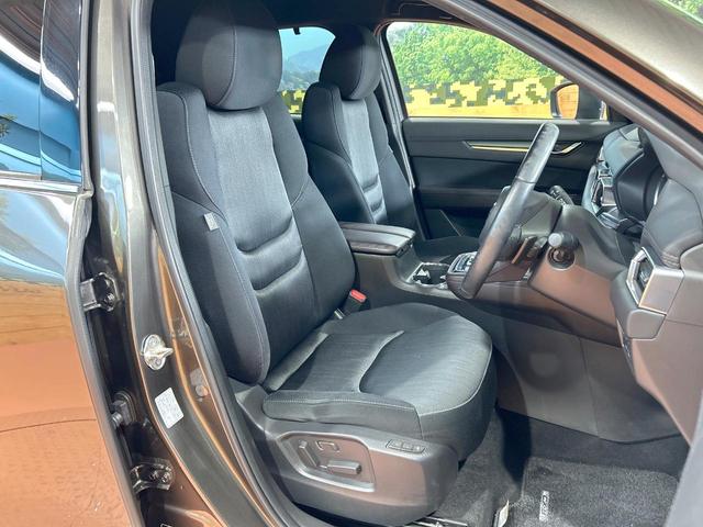 ＣＸ－８ ２５Ｔ　プロアクティブ　禁煙車　後席モニター　全周囲カメラ　６人乗り　ルーフレール　レーダークルーズ　ブラインドスポットモニター　純正ＳＤナビ　シートヒーター　ＬＥＤヘッド　ＥＴＣ　電動リアゲート　純正１９ＡＷ（8枚目）