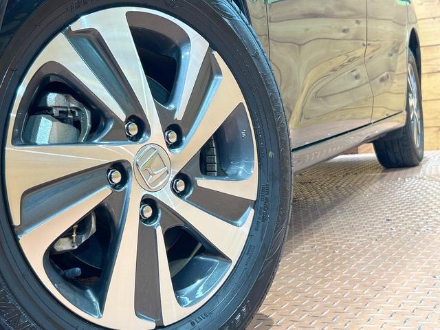 フリードハイブリッド ハイブリッド・Ｇホンダセンシング　禁煙車　純正ナビ　フルセグ　バックカメラ　レーダークルーズ　ホンダセンシング　前席シートヒーター　両側電動ドア　クリアランスソナー　ＬＥＤライト　オートライト　３列シート　ロールサンシェード　ＥＴＣ（15枚目）