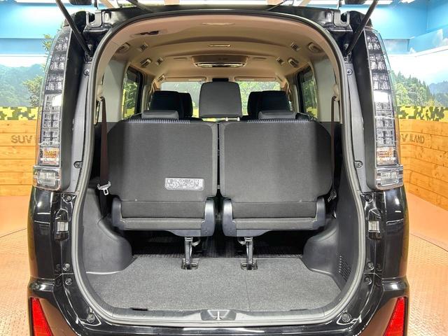 ヴォクシー ハイブリッドＺＳ　煌ＩＩ　禁煙　後席モニター　ＴＲＤエアロ　ＢＩＧ－Ｘ１１インチナビ　バックカメラ　両側電動ドア　ＥＴＣ　オートマチックハイビーム　トヨタセーフティーセンス　ＬＥＤヘッドライト　純正１６インチアルミ（12枚目）