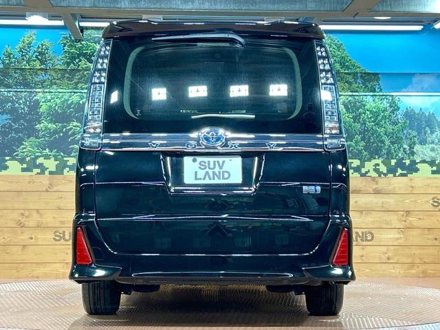 ヴォクシー ハイブリッドＺＳ　煌ＩＩ　禁煙　後席モニター　ＴＲＤエアロ　ＢＩＧ－Ｘ１１インチナビ　バックカメラ　両側電動ドア　ＥＴＣ　オートマチックハイビーム　トヨタセーフティーセンス　ＬＥＤヘッドライト　純正１６インチアルミ（16枚目）