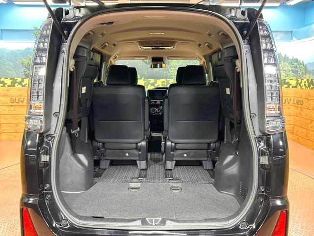 ヴォクシー ハイブリッドＺＳ　煌ＩＩ　禁煙　後席モニター　ＴＲＤエアロ　ＢＩＧ－Ｘ１１インチナビ　バックカメラ　両側電動ドア　ＥＴＣ　オートマチックハイビーム　トヨタセーフティーセンス　ＬＥＤヘッドライト　純正１６インチアルミ（72枚目）