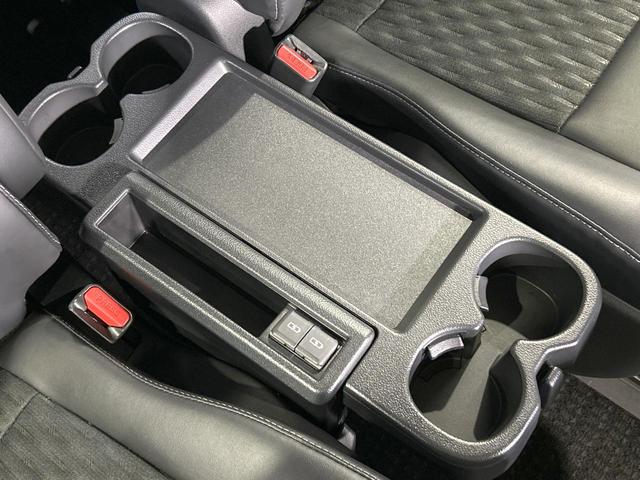 ノア ハイブリッドＳ－Ｚ　禁煙　後席モニター　快適利便パッケージ　１０．５型ディスプレイオーディオ　ヘッドアップディスプレイ　トヨタチームメイト　ＤＶＤ＆ＣＤ　フルセグ　ブラインドスポットモニター　デジタルインナーミラー（35枚目）