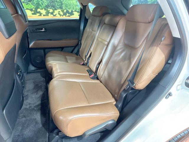 ＲＸ ＲＸ４５０ｈ　バージョンＬ　サンルーフ　フルエアロ　後席モニター　バックカメラ１００Ｖ電源　レーダークルーズ　禁煙車　電動リアゲート　茶川シート　前席シートエアコン　ヘッドアップディスプレイ　後席モニター　ＬＥＤヘッド（28枚目）