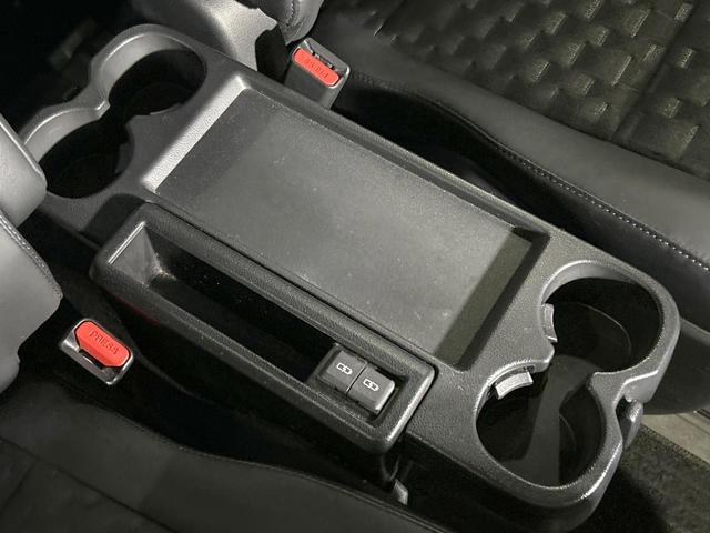 ヴォクシー ハイブリッドＳ－Ｚ　禁煙車　モデリスタ　後席モニター　両側電動ドア　全周囲カメラ　トヨタチームメイト　レーダークルーズ　電動リアゲート　１００Ｖ電源　ブラインドスポットモニター　クリアランスソナー　ＬＥＤヘッド　ＥＴＣ（25枚目）