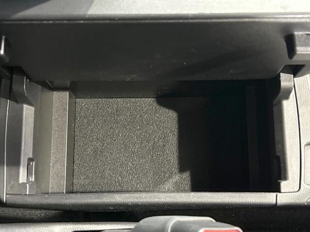 ヴォクシー ハイブリッドＳ－Ｚ　禁煙車　モデリスタ　後席モニター　両側電動ドア　全周囲カメラ　トヨタチームメイト　レーダークルーズ　電動リアゲート　１００Ｖ電源　ブラインドスポットモニター　クリアランスソナー　ＬＥＤヘッド　ＥＴＣ（60枚目）