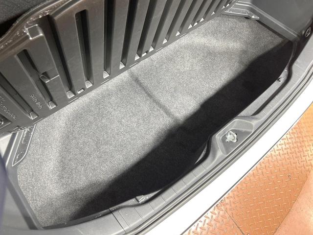 ヴォクシー ハイブリッドＳ－Ｚ　禁煙車　モデリスタ　後席モニター　両側電動ドア　全周囲カメラ　トヨタチームメイト　レーダークルーズ　電動リアゲート　１００Ｖ電源　ブラインドスポットモニター　クリアランスソナー　ＬＥＤヘッド　ＥＴＣ（76枚目）