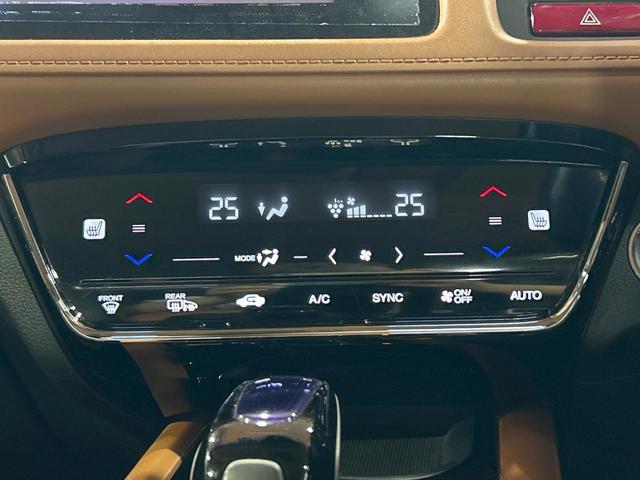 ヴェゼル ハイブリッドＺ　禁煙車　ＳＤナビ　フルセグ　クルーズコントロール　ＬＥＤヘッドライト　シートヒーター　バックカメラ　デュアルエアコン　純正１７インチアルミホイール　Ｂｌｕｅｔｏｏｔｈ再生　ＥＴＣ　スマートキー（6枚目）