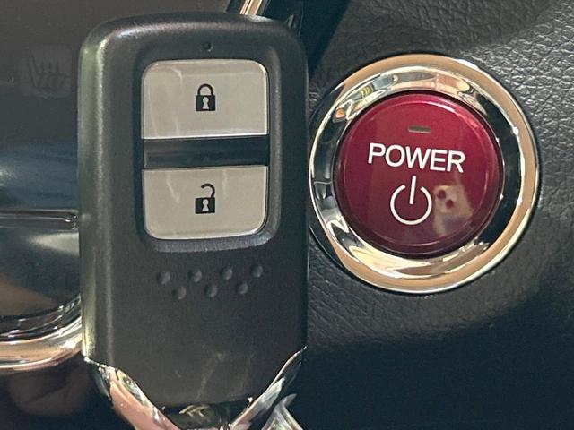 ヴェゼル ハイブリッドＺ　禁煙車　ＳＤナビ　フルセグ　クルーズコントロール　ＬＥＤヘッドライト　シートヒーター　バックカメラ　デュアルエアコン　純正１７インチアルミホイール　Ｂｌｕｅｔｏｏｔｈ再生　ＥＴＣ　スマートキー（8枚目）