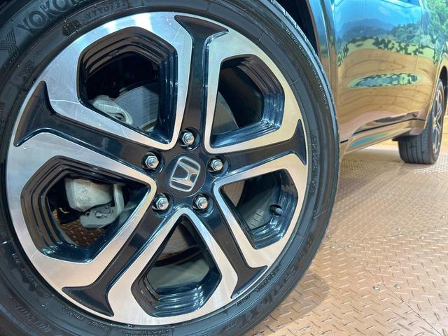 ヴェゼル ハイブリッドＺ　禁煙車　ＳＤナビ　フルセグ　クルーズコントロール　ＬＥＤヘッドライト　シートヒーター　バックカメラ　デュアルエアコン　純正１７インチアルミホイール　Ｂｌｕｅｔｏｏｔｈ再生　ＥＴＣ　スマートキー（14枚目）