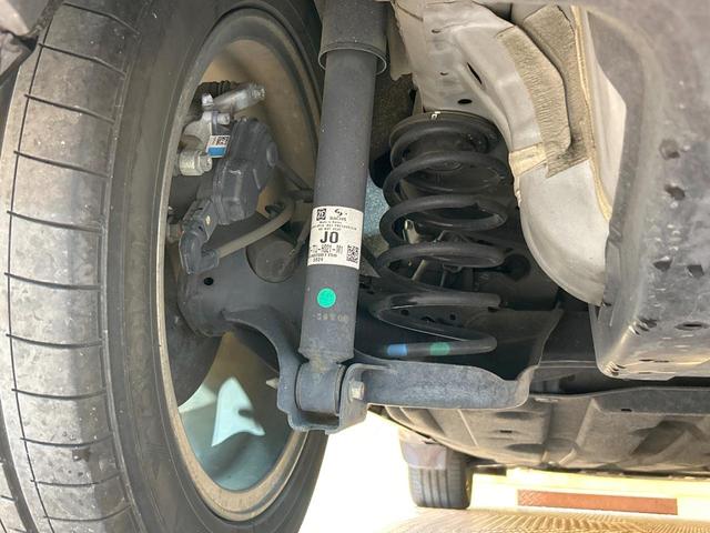 ヴェゼル ハイブリッドＺ　禁煙車　ＳＤナビ　フルセグ　クルーズコントロール　ＬＥＤヘッドライト　シートヒーター　バックカメラ　デュアルエアコン　純正１７インチアルミホイール　Ｂｌｕｅｔｏｏｔｈ再生　ＥＴＣ　スマートキー（21枚目）