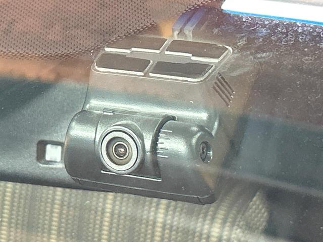 ヴェゼル ハイブリッドＺ　禁煙車　ＳＤナビ　フルセグ　クルーズコントロール　ＬＥＤヘッドライト　シートヒーター　バックカメラ　デュアルエアコン　純正１７インチアルミホイール　Ｂｌｕｅｔｏｏｔｈ再生　ＥＴＣ　スマートキー（58枚目）