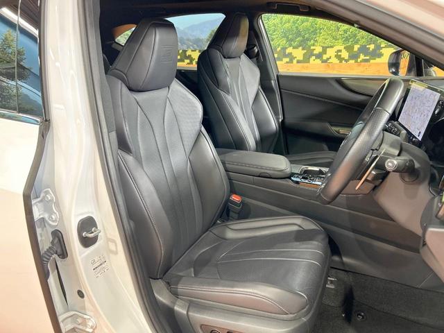 NX NX350h Fスポーツ 禁煙 パノラマルーフ 14型ディスプレイオーディオ 全周囲カメラ ヘッドアップディスプレイ ブラインドスポットモニター デジタルインナーミラー オレンジキャリパー 黒革 電動リアゲート ETC(8枚目)