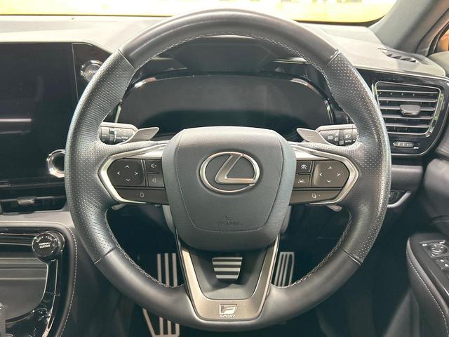 NX NX350h Fスポーツ 禁煙 パノラマルーフ 14型ディスプレイオーディオ 全周囲カメラ ヘッドアップディスプレイ ブラインドスポットモニター デジタルインナーミラー オレンジキャリパー 黒革 電動リアゲート ETC(11枚目)