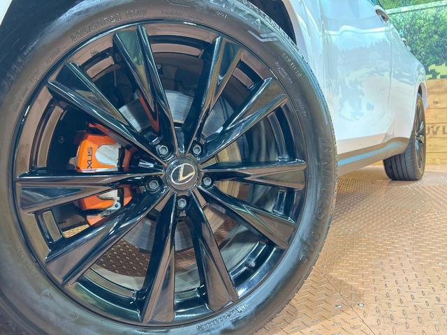 NX NX350h Fスポーツ 禁煙 パノラマルーフ 14型ディスプレイオーディオ 全周囲カメラ ヘッドアップディスプレイ ブラインドスポットモニター デジタルインナーミラー オレンジキャリパー 黒革 電動リアゲート ETC(12枚目)