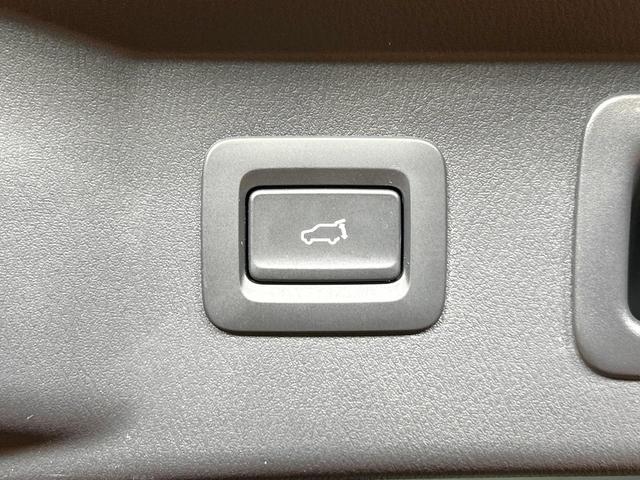 ＣＸ－８ ２５Ｓ　Ｌパッケージ　禁煙車　全周囲カメラ　１０型ナビ　フルセグ　本革シート　ブラインドスポットモニター　電動リアゲート　クリアランスソナー　レーダークルーズ　ルーフレール　ＬＥＤヘッドライト　純正１９インチＡＷ　ＥＴＣ（7枚目）