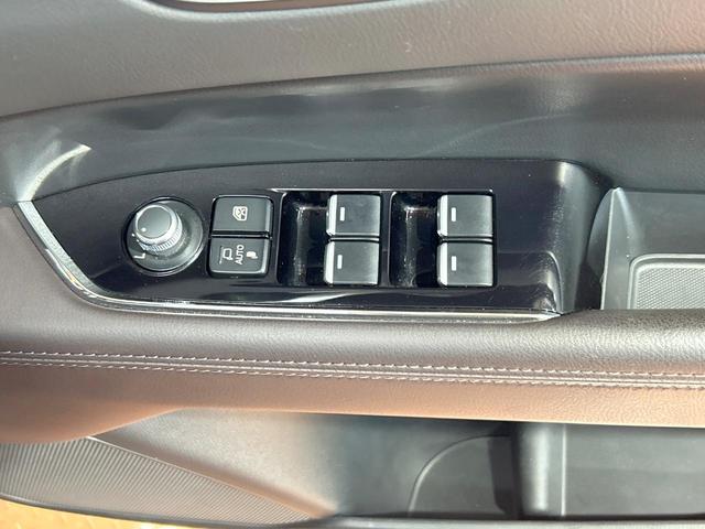 ＣＸ－８ ２５Ｓ　Ｌパッケージ　禁煙車　全周囲カメラ　１０型ナビ　フルセグ　本革シート　ブラインドスポットモニター　電動リアゲート　クリアランスソナー　レーダークルーズ　ルーフレール　ＬＥＤヘッドライト　純正１９インチＡＷ　ＥＴＣ（38枚目）