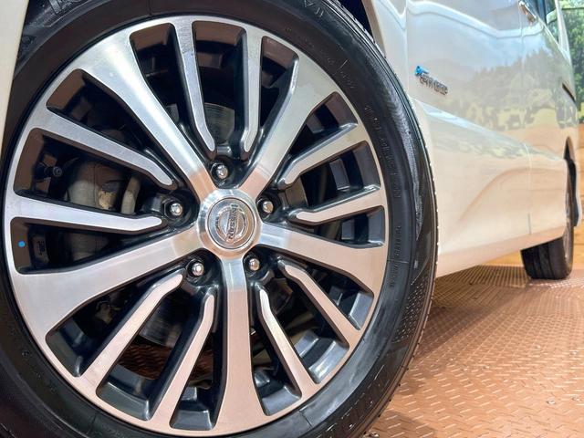 セレナ ハイウェイスター　Ｖセレ＋セーフティＩＩ　ＳＨＶ　禁煙　後席モニター　純正８型ナビ　全周囲カメラ　両側電動ドア　コーナーセンサー　ＥＴＣ　リアエアコン　ＬＥＤヘッドライト　純正１６インチアルミ　クルーズコントロール（13枚目）