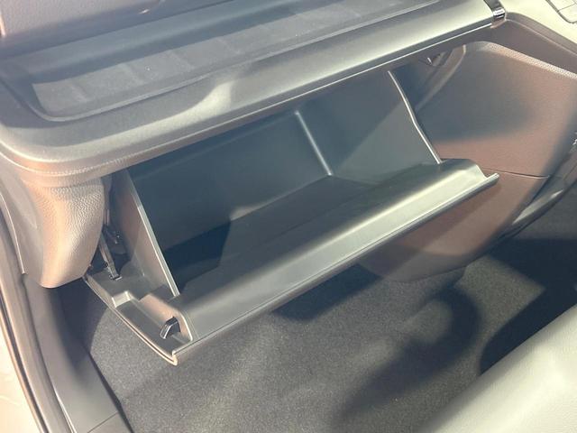 ステップワゴン ｅ：ＨＥＶスパーダ　登録済未使用車　純正１１型ナビ　電動リアゲート　ブラインドスポットモニター　両側電動ドア　バックカメラ　シートヒーター　パドルシフト　コーナーセンサー　フルセグ　ＤＶＤ＆ＣＤ　ＬＥＤヘッドライト（44枚目）