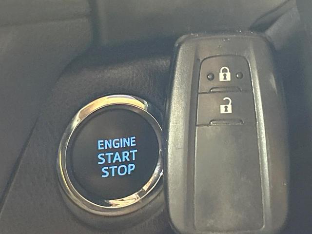 ＲＡＶ４ Ｘ　禁煙車　モデリスタエアロ　ＨＫＳマフラー　９型ＳＤナビ　トヨタセーフティセンス　Ｂｌｕｅｔｏｏｔｈ再生　フルセグ　ＬＥＤヘッドライト　バックカメラ　ＥＴＣ　ルーフレール　クリアランスソナー（7枚目）