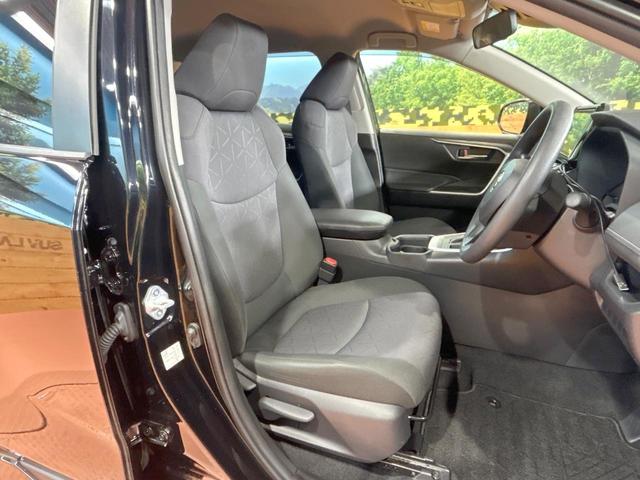 ＲＡＶ４ Ｘ　禁煙車　モデリスタエアロ　ＨＫＳマフラー　９型ＳＤナビ　トヨタセーフティセンス　Ｂｌｕｅｔｏｏｔｈ再生　フルセグ　ＬＥＤヘッドライト　バックカメラ　ＥＴＣ　ルーフレール　クリアランスソナー（8枚目）