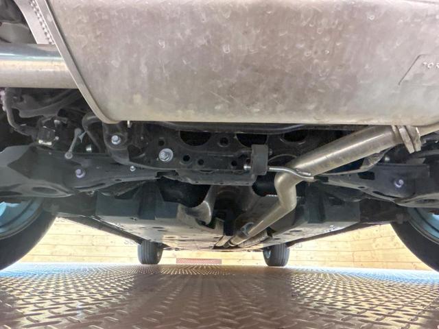 ＲＡＶ４ Ｘ　禁煙車　モデリスタエアロ　ＨＫＳマフラー　９型ＳＤナビ　トヨタセーフティセンス　Ｂｌｕｅｔｏｏｔｈ再生　フルセグ　ＬＥＤヘッドライト　バックカメラ　ＥＴＣ　ルーフレール　クリアランスソナー（19枚目）