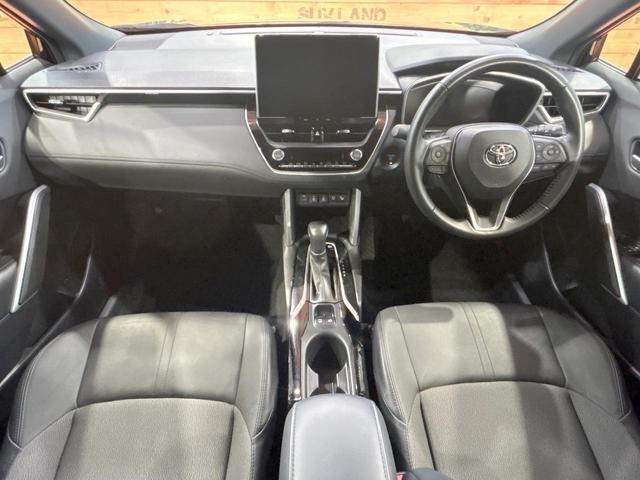 カローラクロス ハイブリッド　Ｚ　禁煙車　ガラスルーフ　トヨタチームメイト　全周囲カメラ　１０．５型ディスプレイオーディオ　セーフティセンス　ＬＥＤヘッド＆フォグ　シートヒーター　ＥＴＣ　ハンズフリー電動リアゲート　純正１８ＡＷ（2枚目）