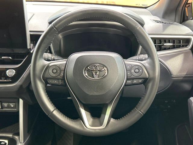 カローラクロス ハイブリッド　Ｚ　禁煙車　ガラスルーフ　トヨタチームメイト　全周囲カメラ　１０．５型ディスプレイオーディオ　セーフティセンス　ＬＥＤヘッド＆フォグ　シートヒーター　ＥＴＣ　ハンズフリー電動リアゲート　純正１８ＡＷ（13枚目）