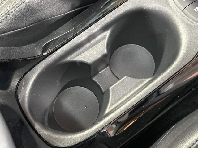 カローラクロス ハイブリッド　Ｚ　禁煙車　ガラスルーフ　トヨタチームメイト　全周囲カメラ　１０．５型ディスプレイオーディオ　セーフティセンス　ＬＥＤヘッド＆フォグ　シートヒーター　ＥＴＣ　ハンズフリー電動リアゲート　純正１８ＡＷ（46枚目）