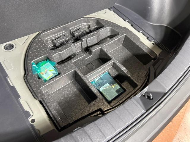 カローラクロス ハイブリッド　Ｚ　禁煙車　ガラスルーフ　トヨタチームメイト　全周囲カメラ　１０．５型ディスプレイオーディオ　セーフティセンス　ＬＥＤヘッド＆フォグ　シートヒーター　ＥＴＣ　ハンズフリー電動リアゲート　純正１８ＡＷ（69枚目）