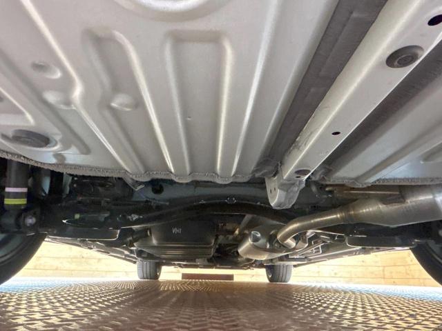 ノア ハイブリッドＳ－Ｚ　禁煙車　モデリスタエアロ　後席モニター　１０型ディスプレイオーディオ　全周囲カメラ　レーダークルーズ　両側電動ドア　クリアランスソナー　ＬＥＤライト　オートマチックハイビーム　シートヒーター　ＥＴＣ（21枚目）