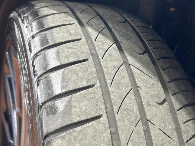ノア ハイブリッドＳ－Ｚ　禁煙車　モデリスタエアロ　後席モニター　１０型ディスプレイオーディオ　全周囲カメラ　レーダークルーズ　両側電動ドア　クリアランスソナー　ＬＥＤライト　オートマチックハイビーム　シートヒーター　ＥＴＣ（29枚目）