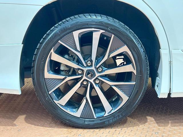 ノア ハイブリッドＳ－Ｚ　禁煙車　モデリスタエアロ　後席モニター　１０型ディスプレイオーディオ　全周囲カメラ　レーダークルーズ　両側電動ドア　クリアランスソナー　ＬＥＤライト　オートマチックハイビーム　シートヒーター　ＥＴＣ（30枚目）