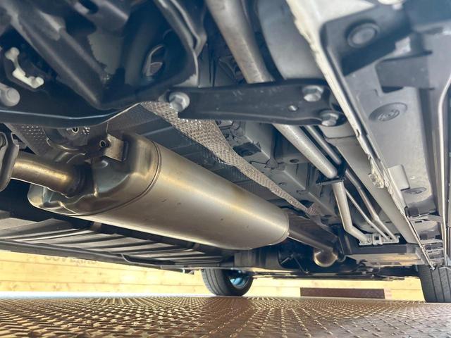 ノア ハイブリッドＳ－Ｚ　禁煙車　モデリスタエアロ　後席モニター　１０型ディスプレイオーディオ　全周囲カメラ　レーダークルーズ　両側電動ドア　クリアランスソナー　ＬＥＤライト　オートマチックハイビーム　シートヒーター　ＥＴＣ（71枚目）