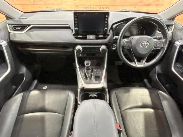 ＲＡＶ４ Ｇ　禁煙　モデリスタエアロ　９インチディスプレイオーディオ　全周囲カメラ　電動リアゲート　ブラインドスポットモニター　シートヒーター　ステアリングヒーター　オートマチックハイビーム　パワーシート（2枚目）