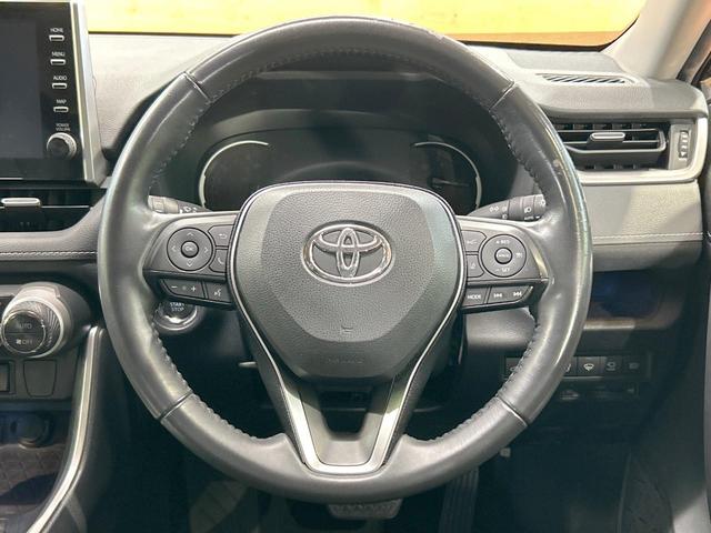 ＲＡＶ４ Ｇ　禁煙　モデリスタエアロ　９インチディスプレイオーディオ　全周囲カメラ　電動リアゲート　ブラインドスポットモニター　シートヒーター　ステアリングヒーター　オートマチックハイビーム　パワーシート（11枚目）