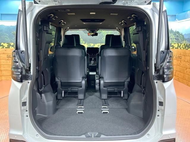 ヴォクシー ハイブリッドS-Z 登録済未使用車 年次改モデル 後席モニター 純正10.5型ナビ トヨタチームメイト ヘッドアップディスプレイ ユニバーサルステップ ブラインドスポット 全周囲カメラ デジタルミラー 三眼LED(11枚目)