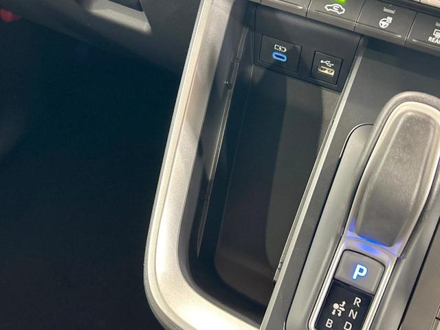 ヴォクシー ハイブリッドS-Z 登録済未使用車 年次改モデル 後席モニター 純正10.5型ナビ トヨタチームメイト ヘッドアップディスプレイ ユニバーサルステップ ブラインドスポット 全周囲カメラ デジタルミラー 三眼LED(59枚目)