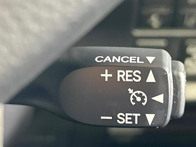 エスクァイア Gi プレミアムパッケージ ブラックテーラード 禁煙 純正9型ナビ 両側電動ドア バックカメラ シートヒーター ステアリングヒーター クルーズコントロール ETC アイドリングストップ コーナーセンサー LEDヘッドライト 純正15インチAW(7枚目)