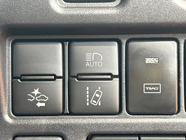 エスクァイア Gi プレミアムパッケージ ブラックテーラード 禁煙 純正9型ナビ 両側電動ドア バックカメラ シートヒーター ステアリングヒーター クルーズコントロール ETC アイドリングストップ コーナーセンサー LEDヘッドライト 純正15インチAW(24枚目)