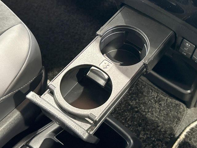 エスクァイア Gi プレミアムパッケージ ブラックテーラード 禁煙 純正9型ナビ 両側電動ドア バックカメラ シートヒーター ステアリングヒーター クルーズコントロール ETC アイドリングストップ コーナーセンサー LEDヘッドライト 純正15インチAW(53枚目)