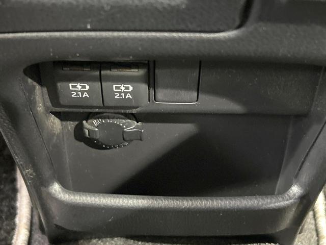 エスクァイア Gi プレミアムパッケージ ブラックテーラード 禁煙 純正9型ナビ 両側電動ドア バックカメラ シートヒーター ステアリングヒーター クルーズコントロール ETC アイドリングストップ コーナーセンサー LEDヘッドライト 純正15インチAW(54枚目)