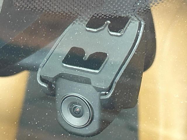 ヴェゼル ハイブリッドZ・ホンダセンシング 禁煙 純正ナビ バックカメラ レーダークルーズコントロール ETC シートヒーター ルーフレール LEDヘッドライト 純正17インチアルミ ハーフレザーシート フルセグ DVD&CD Bluetoot(31枚目)