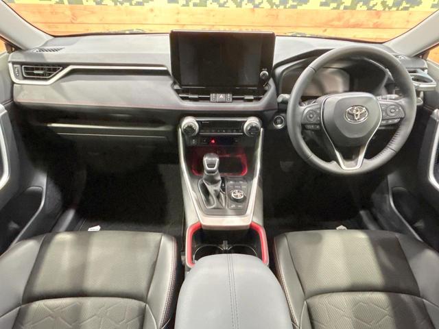 RAV4 アドベンチャー オフロードパッケージII 禁煙 10.5型ディスプレイ バックカメラ 電動リアゲート シートメモリー付パワーシート シートベンチレーション ステアリングヒーター コーナーセンサー ルーフレール ダウンヒルアシスト(2枚目)